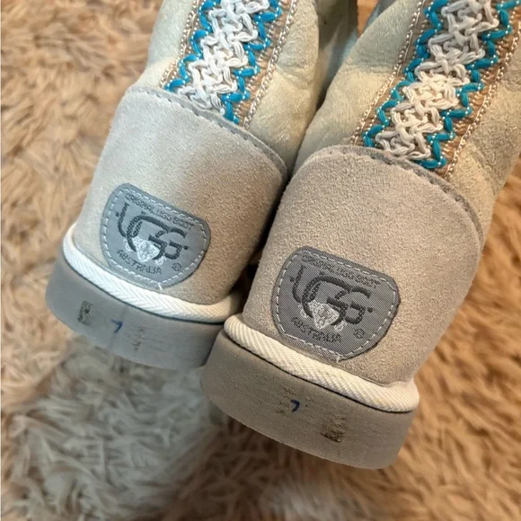 UGG Australia Boots - Picture 5 of 5